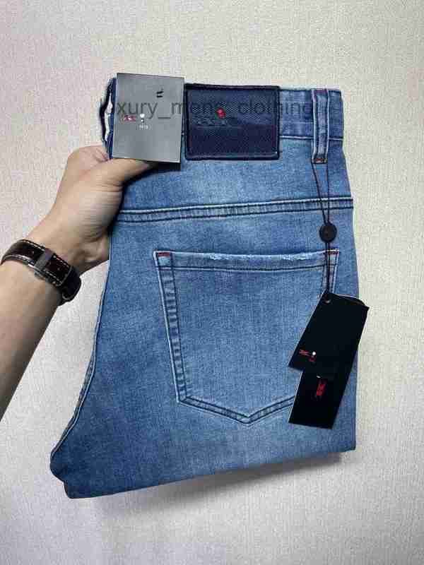 Designer jeans luxury men's jeans Autumn and winter thick denim jeans stylish and slim-fit Combining Vintage Design Elements with Modern Comfort KV54 Men's Jeans