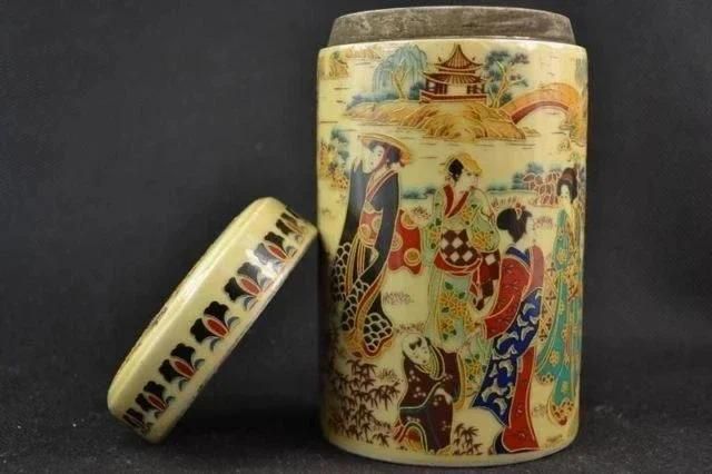 Exquisite Chinese Old Collectible Handmade Porcelain... - Image 4