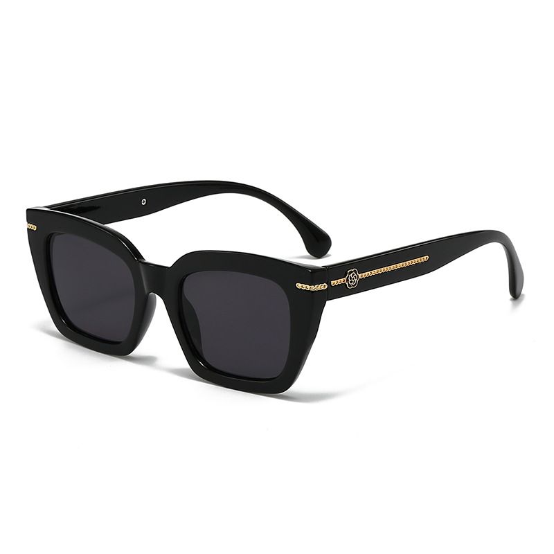 Hot Selling Luxury 2026 New Fashionable Chain Style Women's High End Old Fashioned Square Sunglasses UV Resistant_voghion.com
