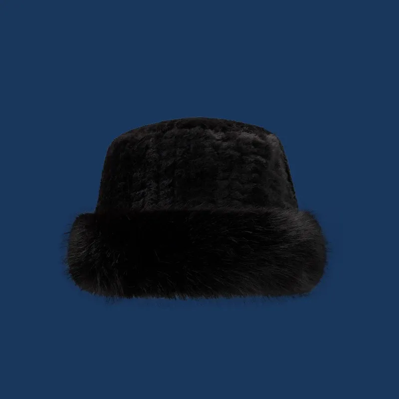 Stickad hatt - svart