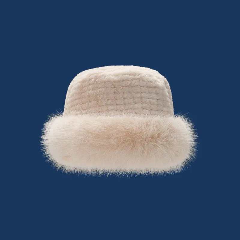 Stickad hatt - beige