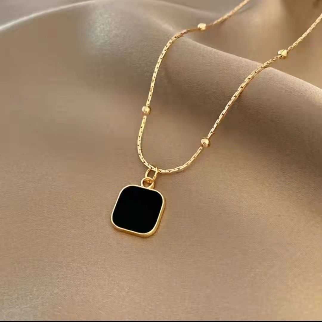 Xl203 Элегантное черное ожерелье из ракушек