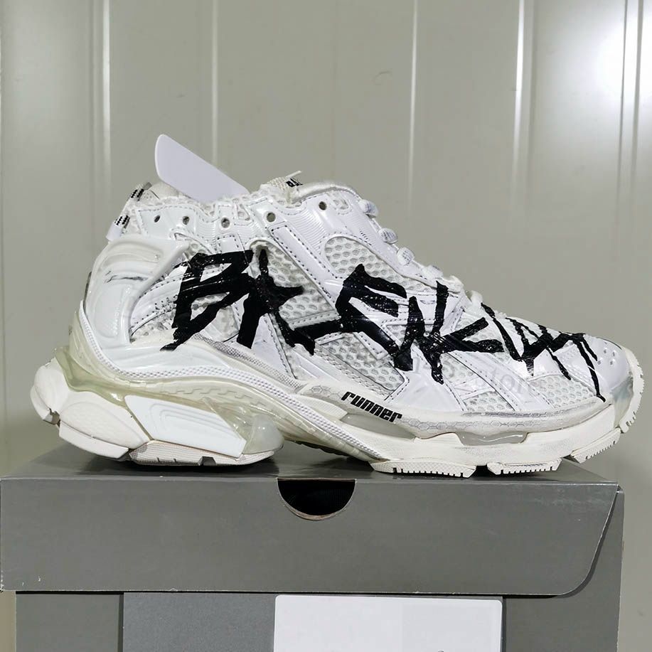 35-46 graffiti white