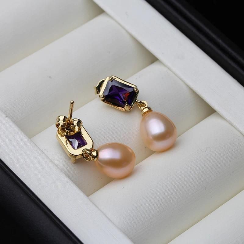 Różowy Pearl Earring.