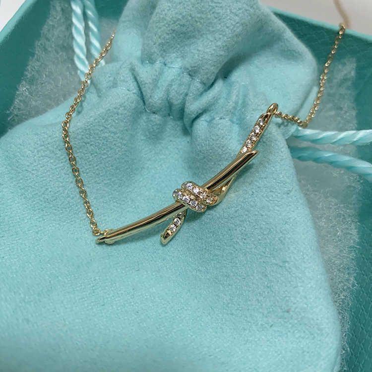 Cross Necklace Rose Gold (with Diamond)