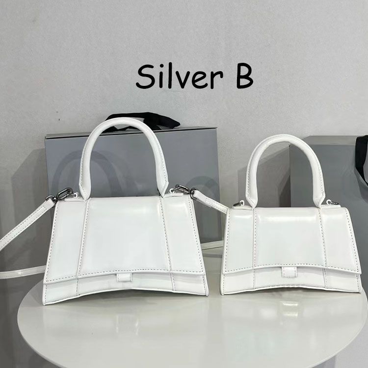White-Smooth-Silver logo