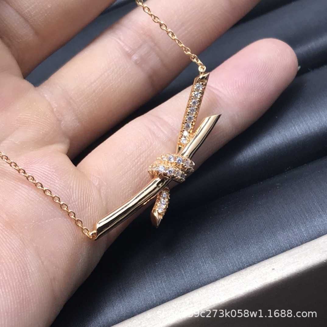 Rose Gold Twisted Necklace