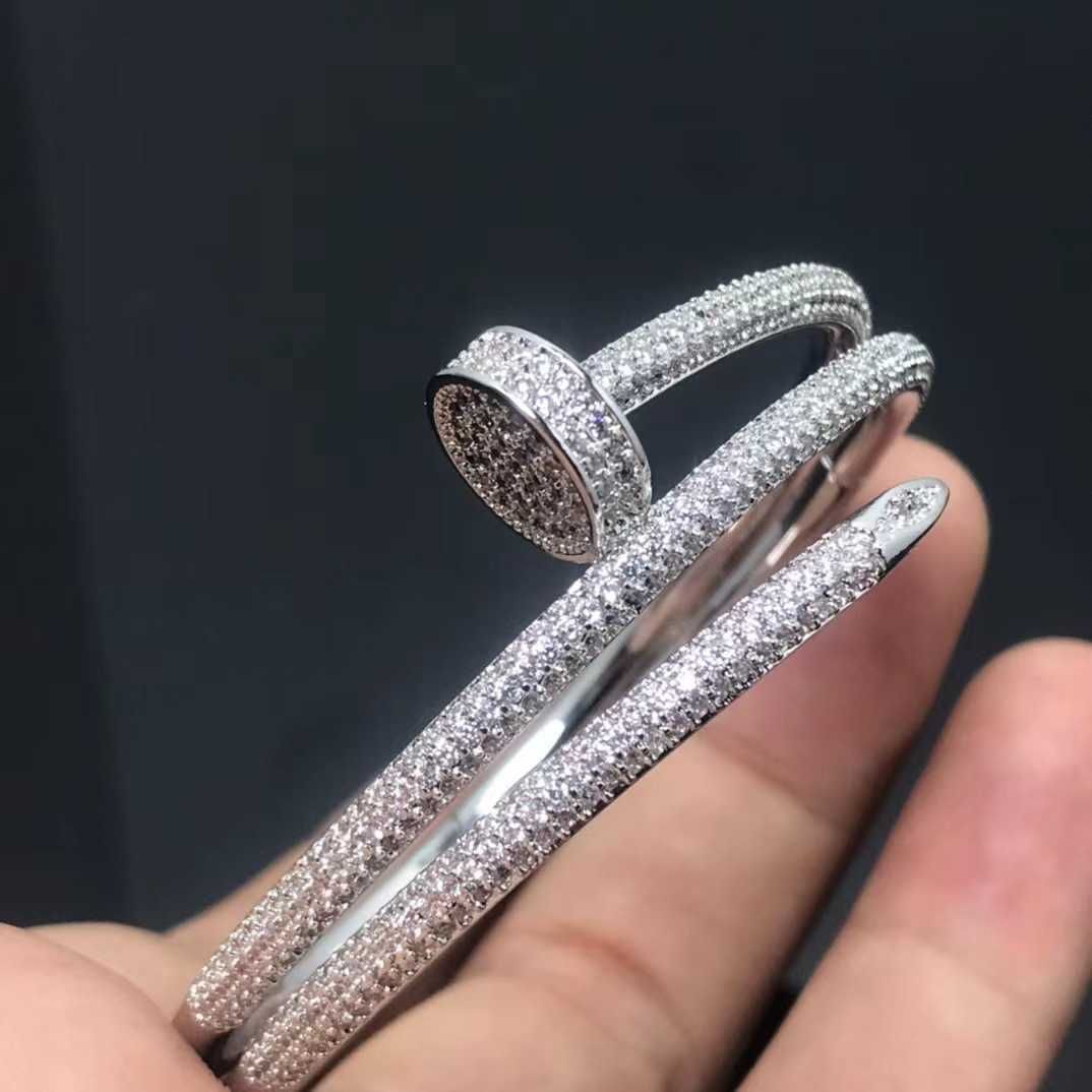 Prego de diamante completo de três anéis de platina