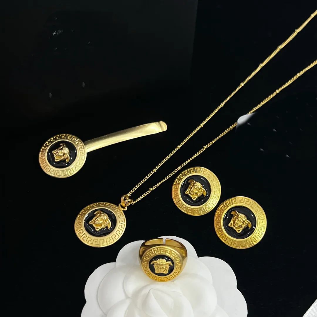 4pcs-- 120Necklace oorringring haarspeld