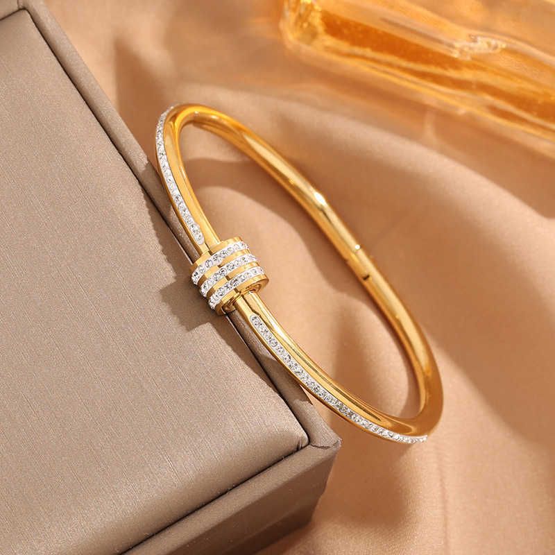 Z224 Small Waist Gold