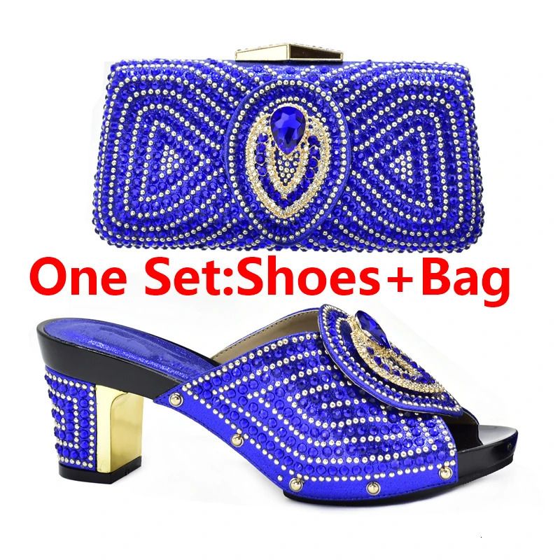 Chaussures bleues et sac