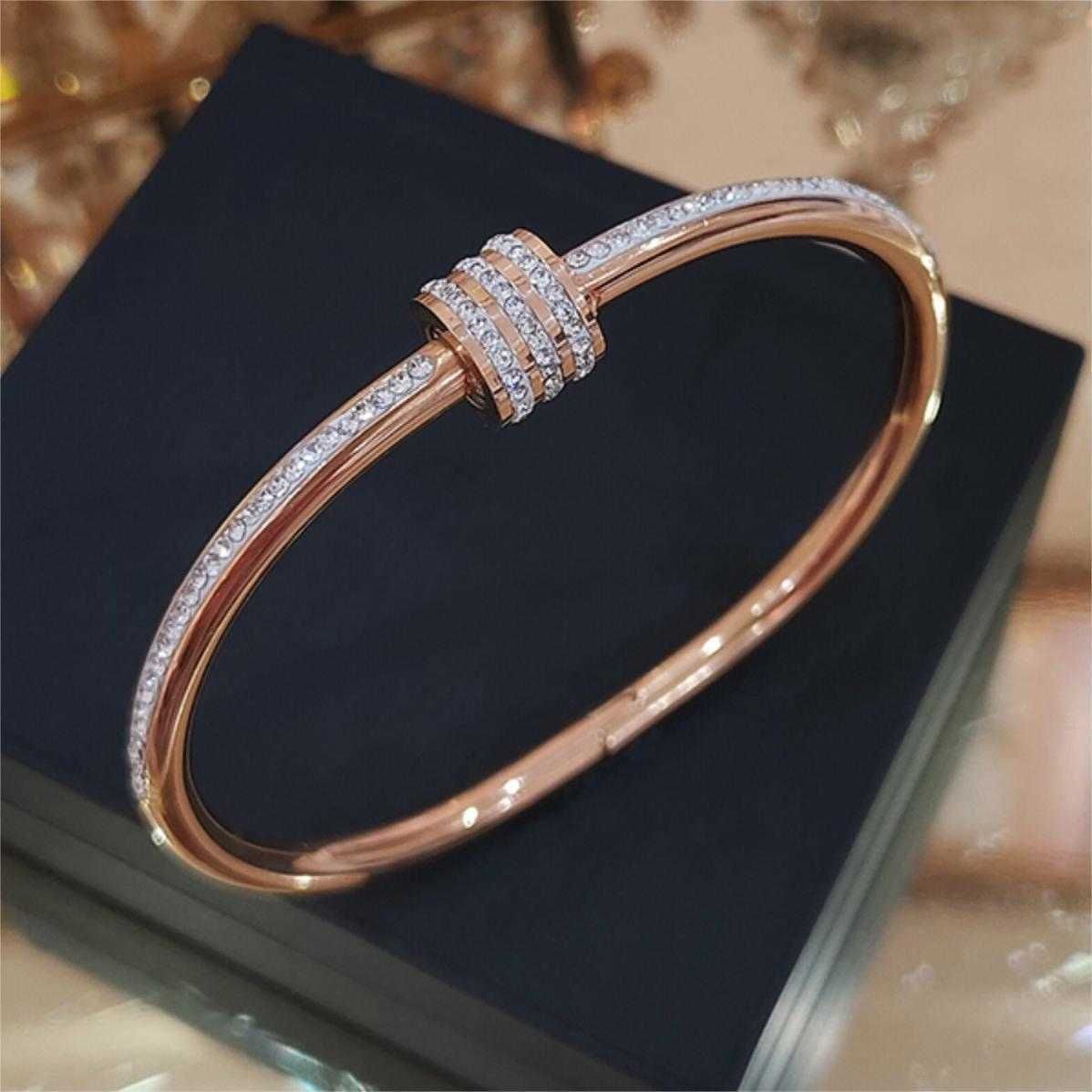 Bracciale in vita pieno di zirconio in oro rosa