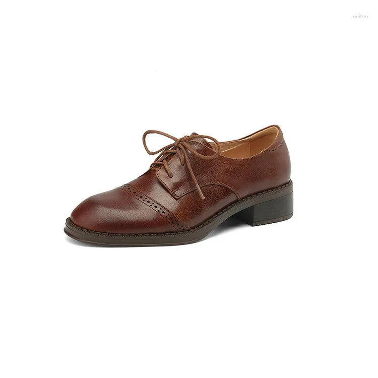 Brogue de couro marrom