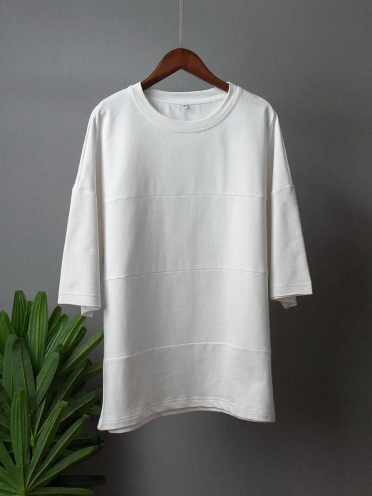 weißes T-Shirt