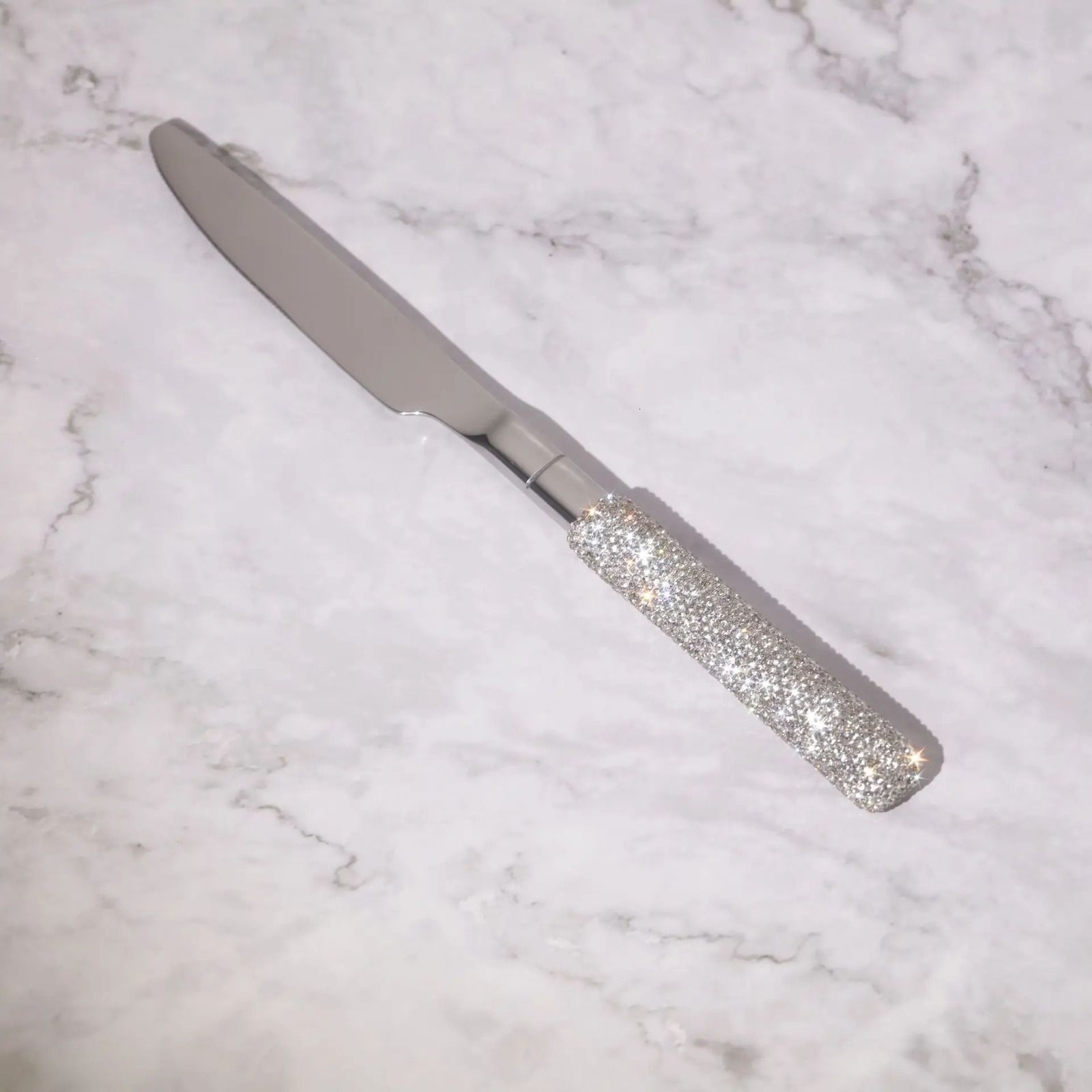 Нож серебро