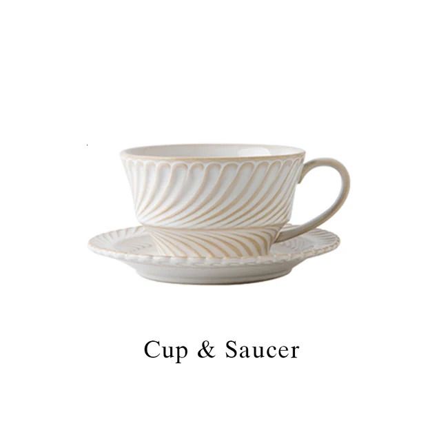 tasse et soucoupes-b