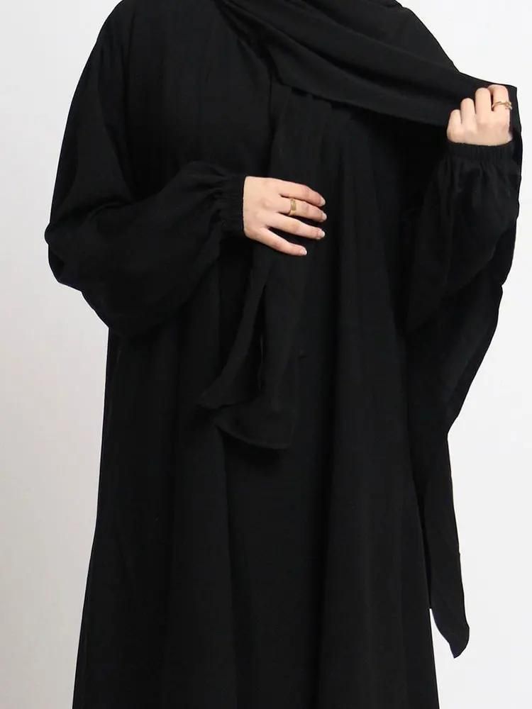 Black Jilbab.