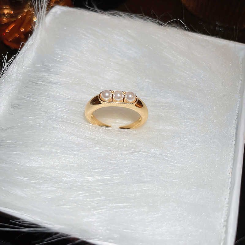 10 # Open Ring - Gold - Pearl