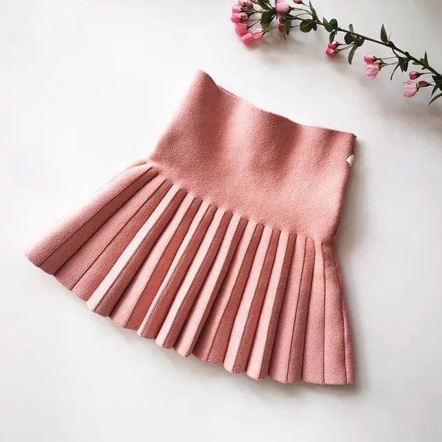 ピンクのニットスカート