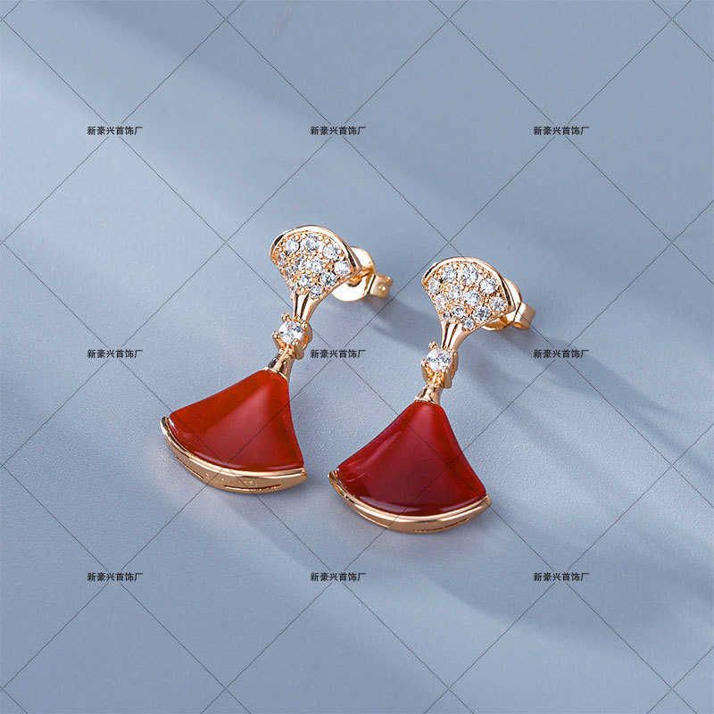 Agate rouge avec diamant-v or