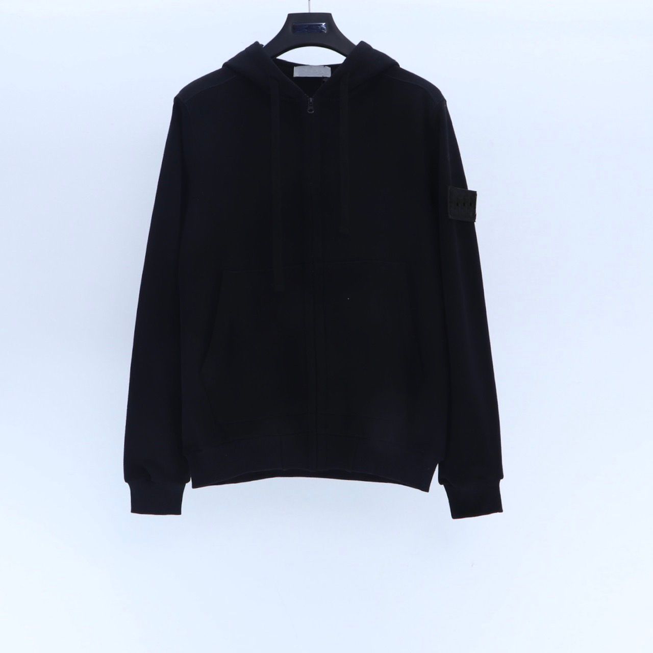 a7.hoodie-black