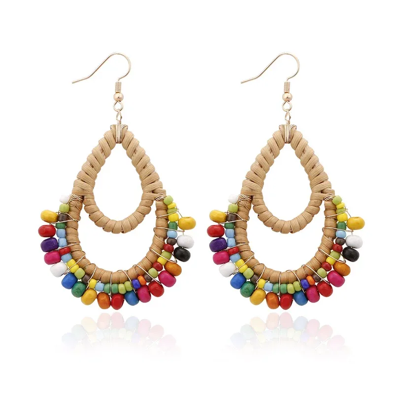 Boucle d'oreille multicolore