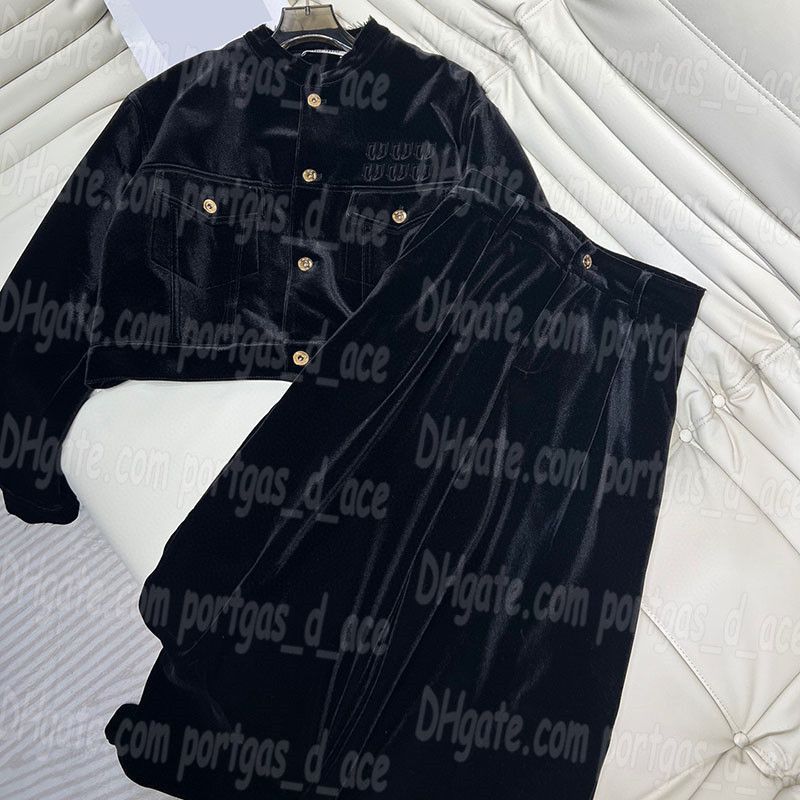 veste noire + jupe avec étiquette #0104