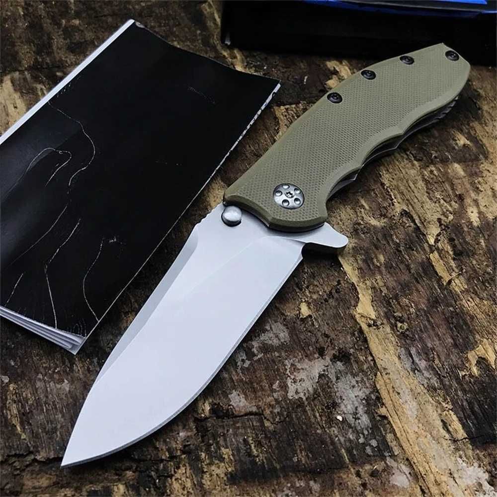 Khakifarbener G10-Griff