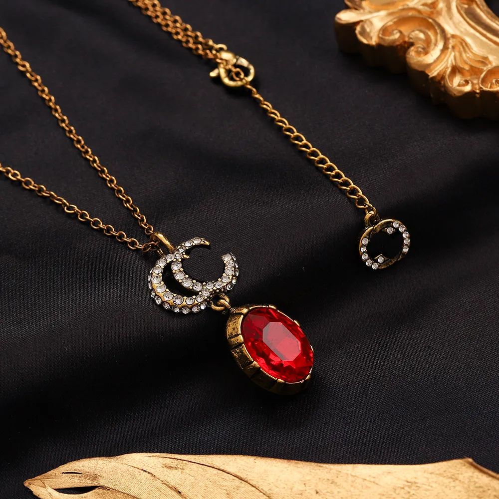 collier rouge