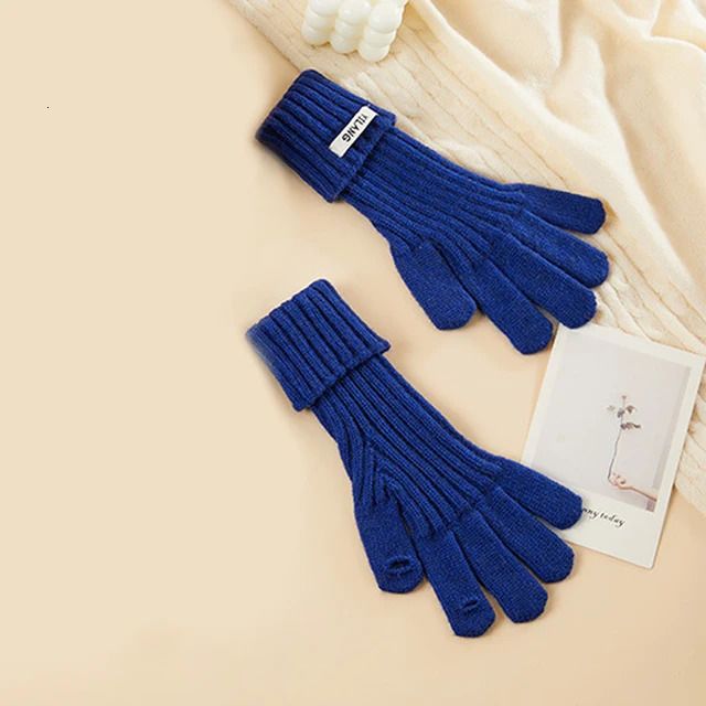 a gloves1