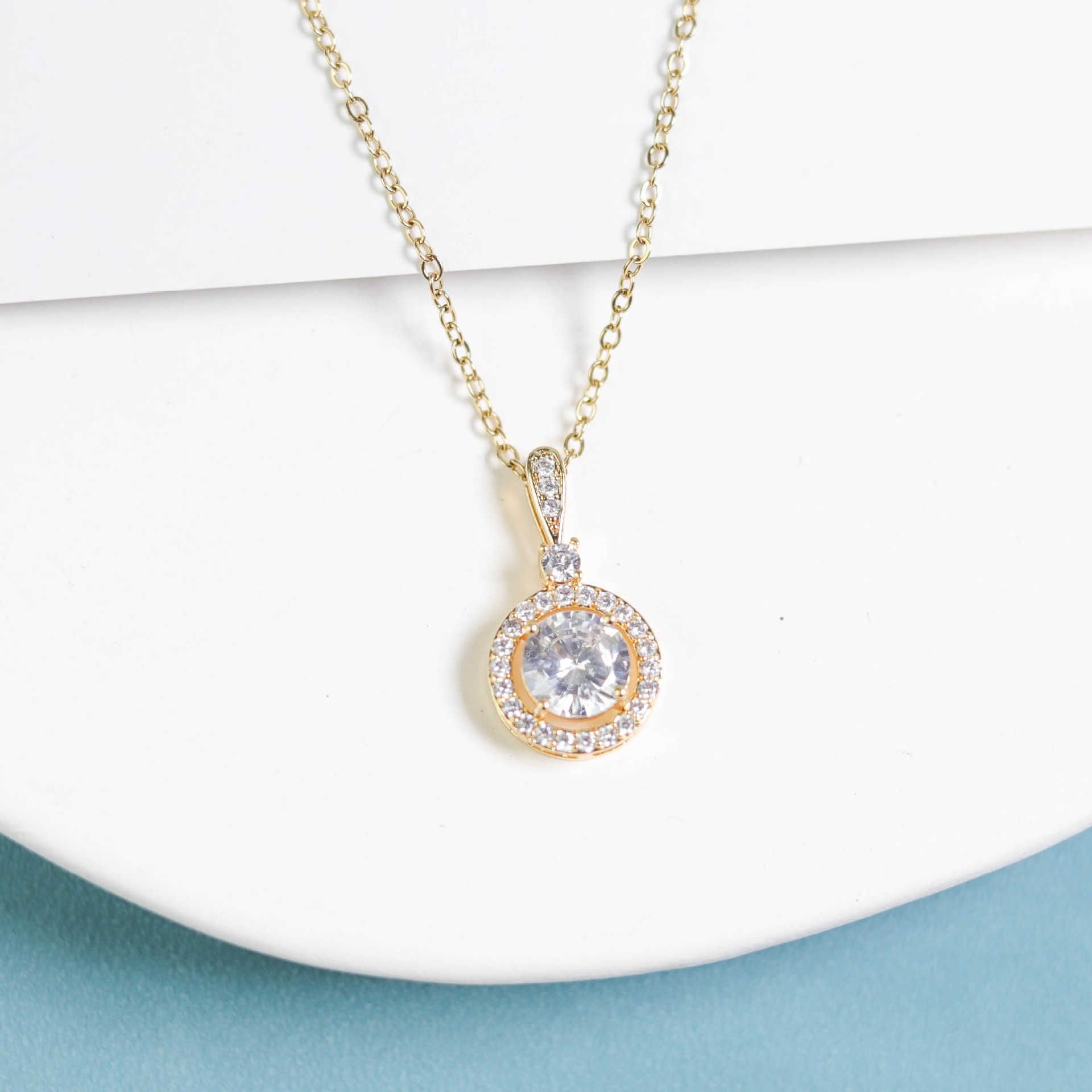 White Round Diamond Gold Chain