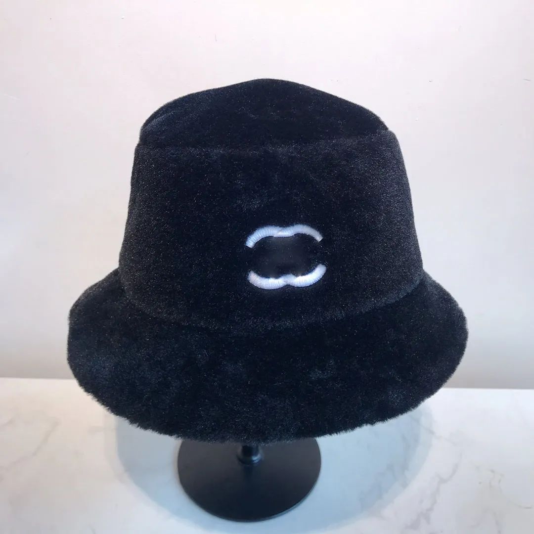 Черная шляпа