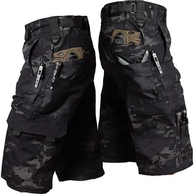 svart camo shorts