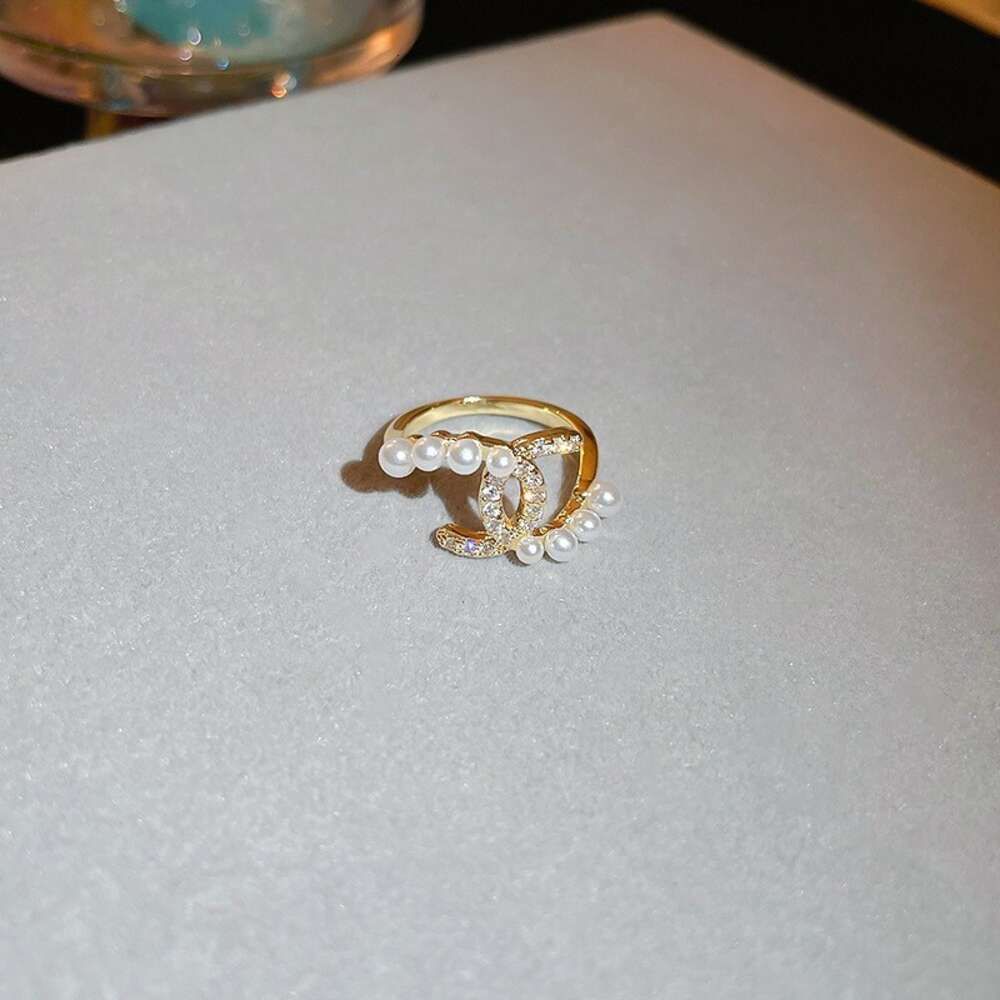 1) Ring aus echtem Gold mit galvanisiertem Zirkon