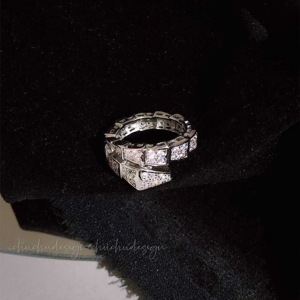 Z0073 Anello con osso di serpente - Argento