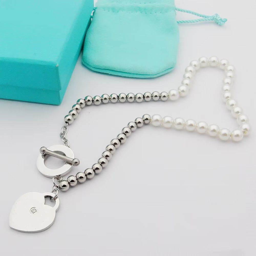 1 Zilveren ketting met logo