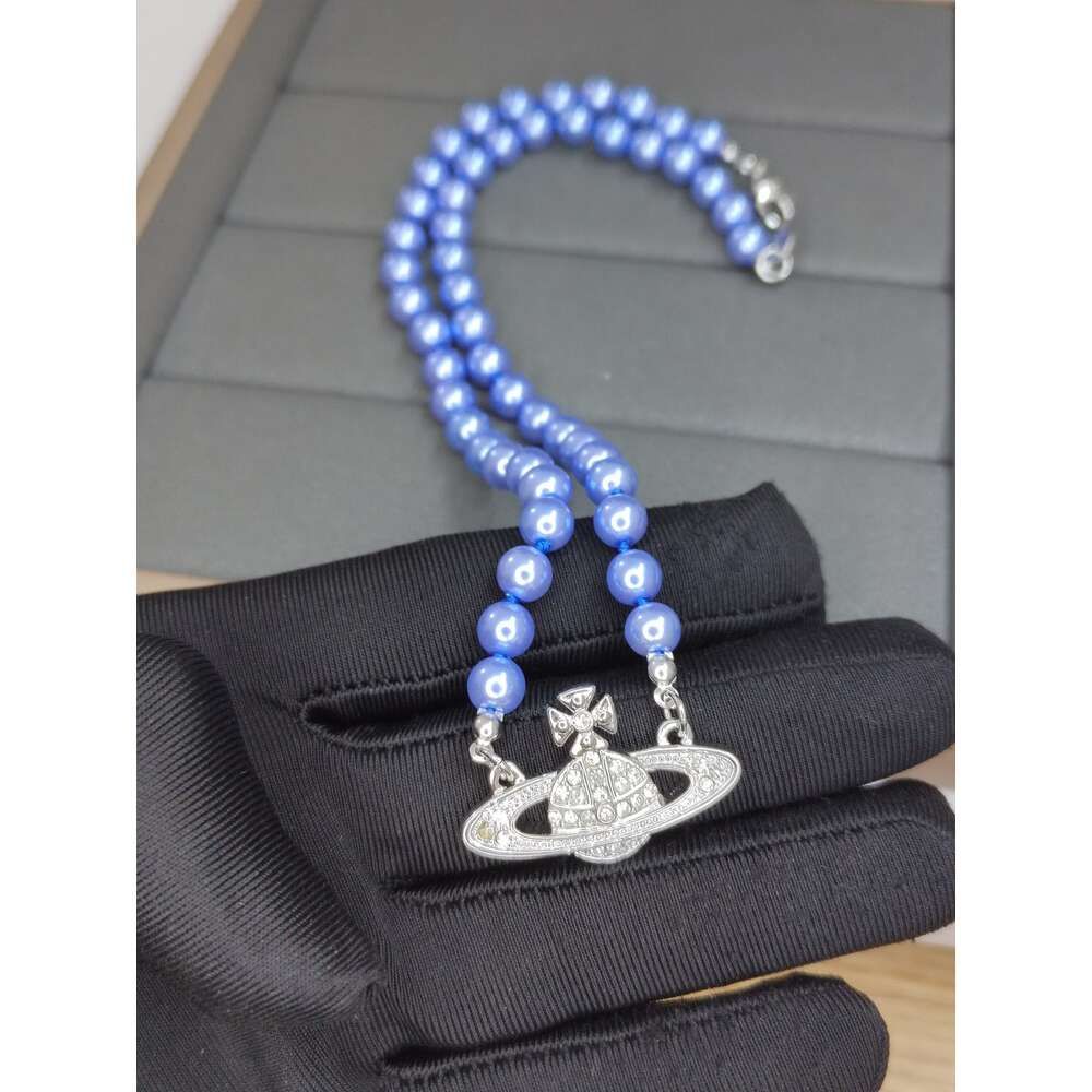 Collier bleu