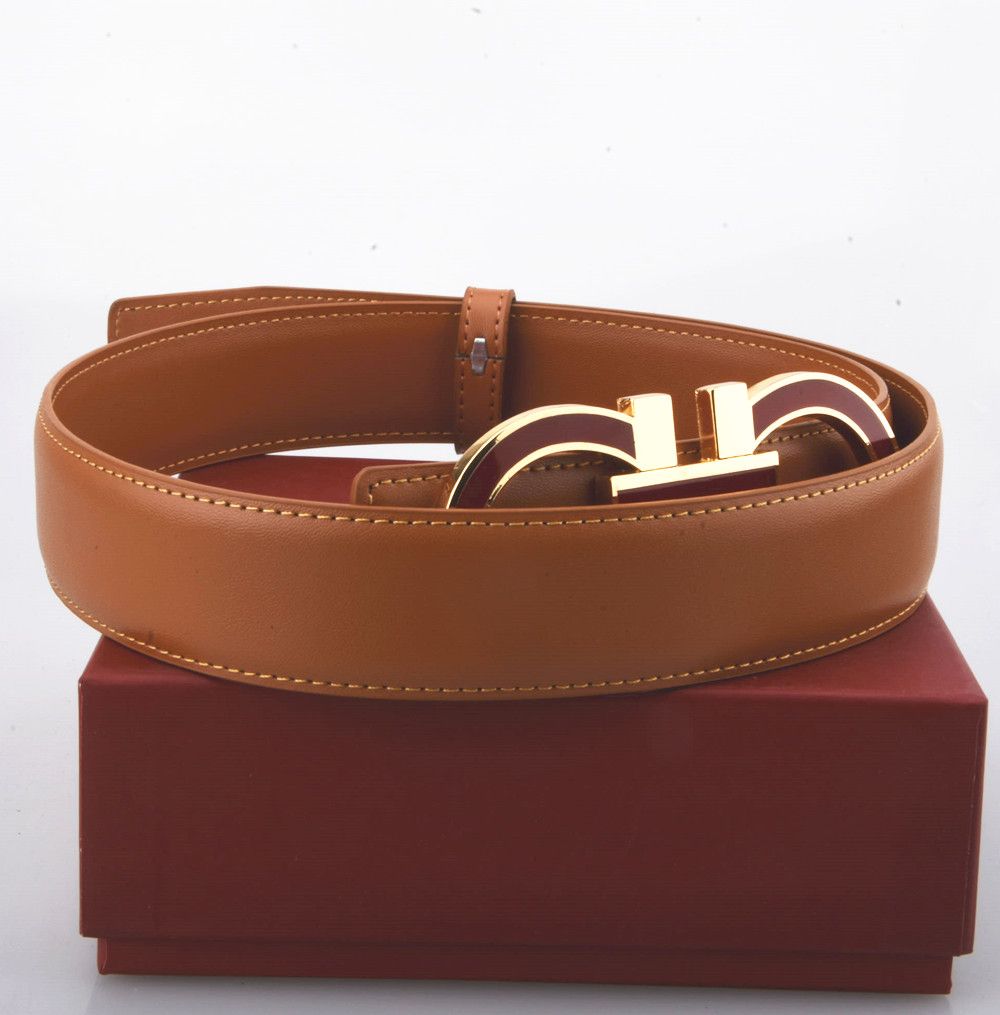 ceinture marron + boucle rouge