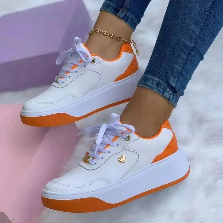 sapatos de cor laranja