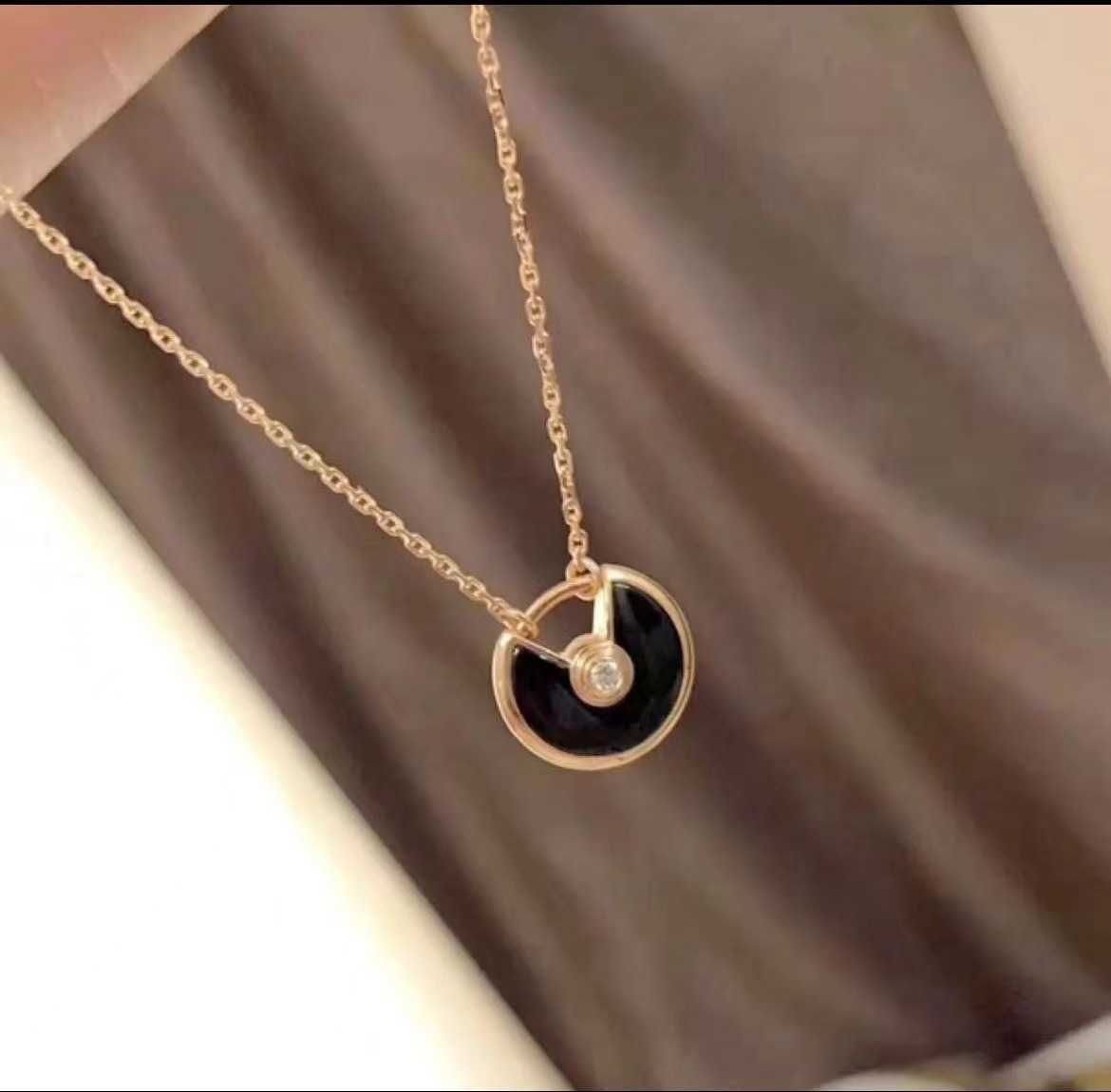 Platinum Amulet Necklace (agate)-925 S