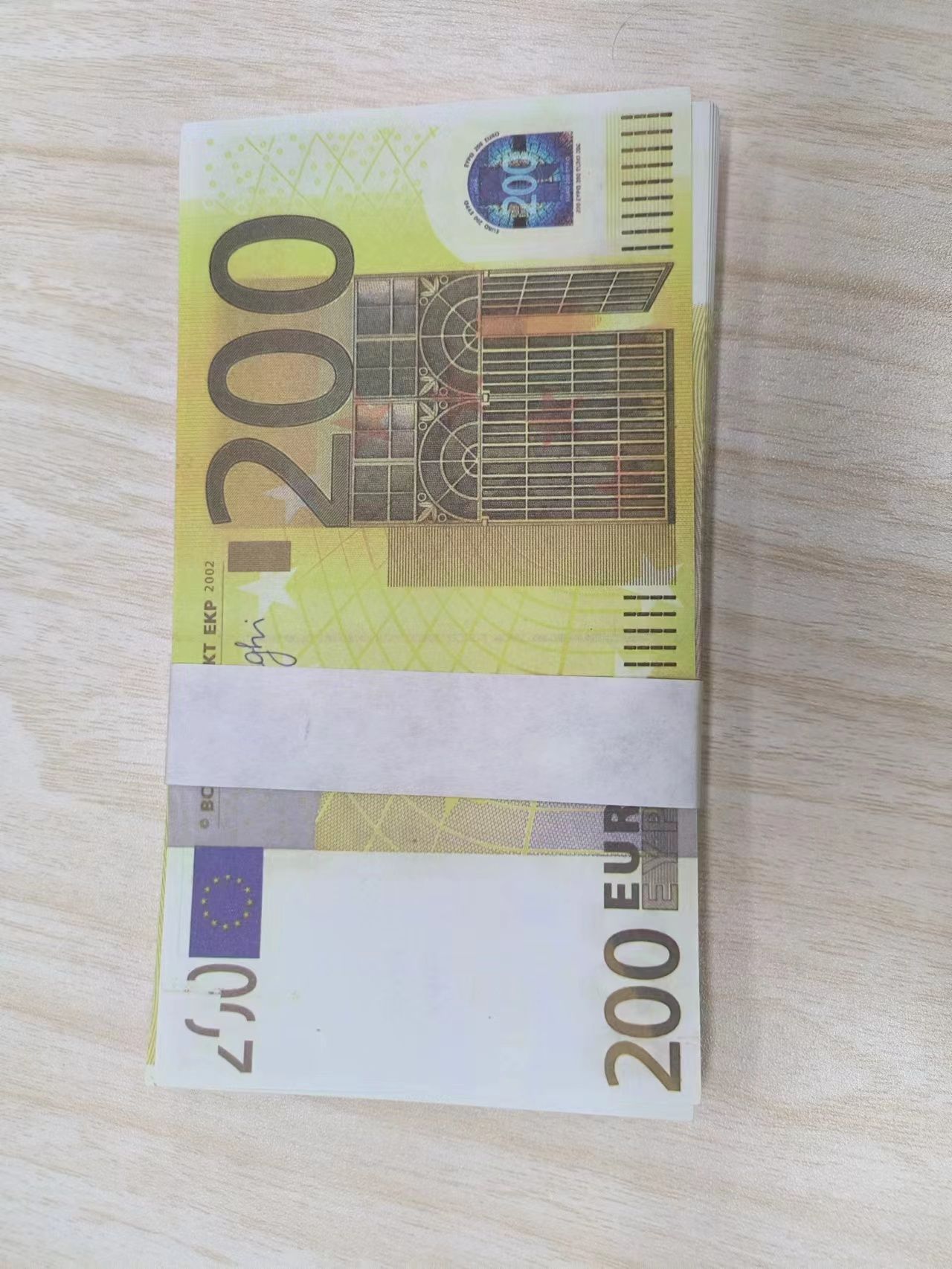 200 euro