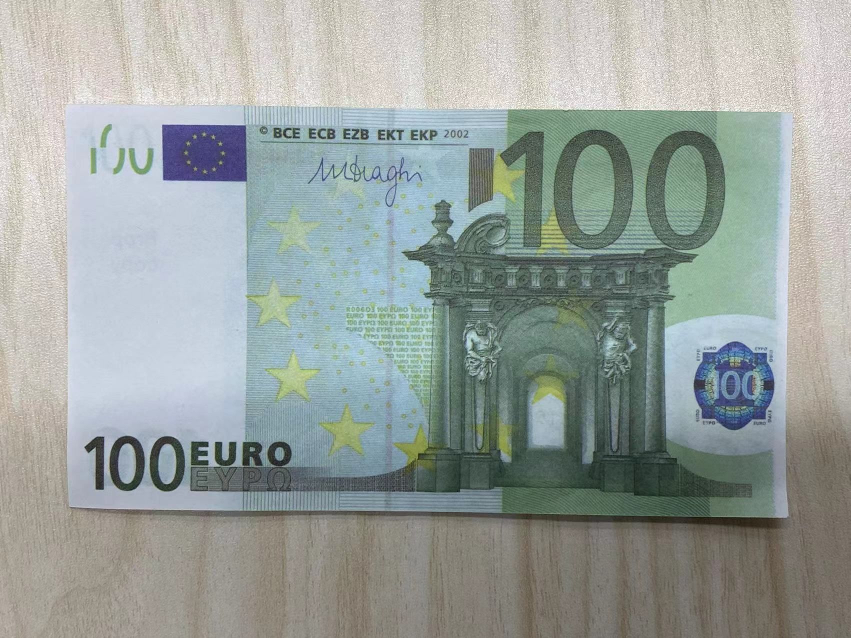 100ユーロ