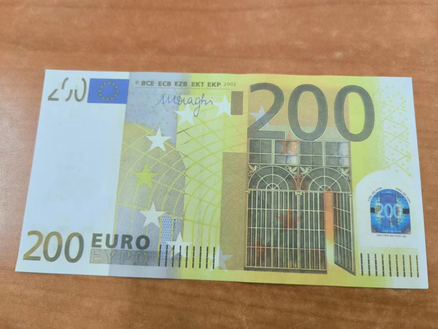 200 Euro