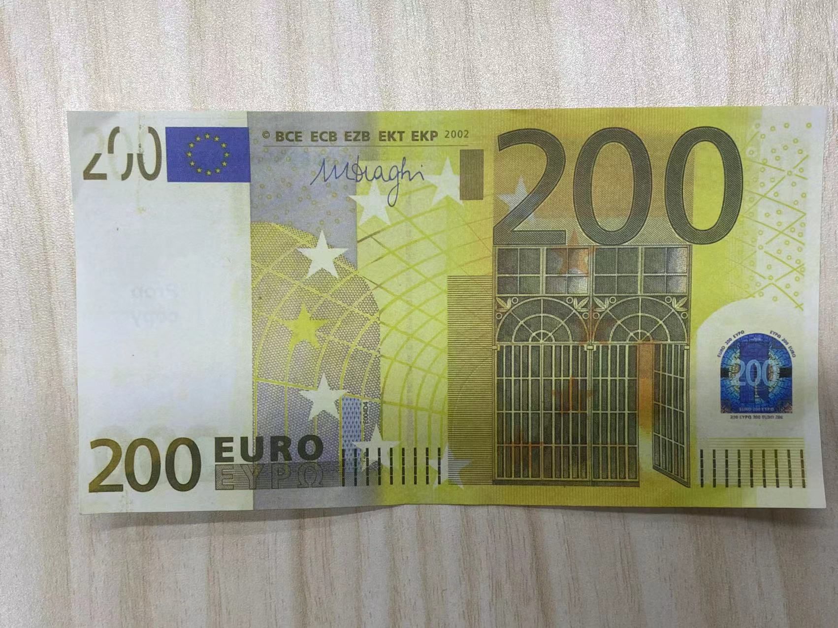 200Euroes