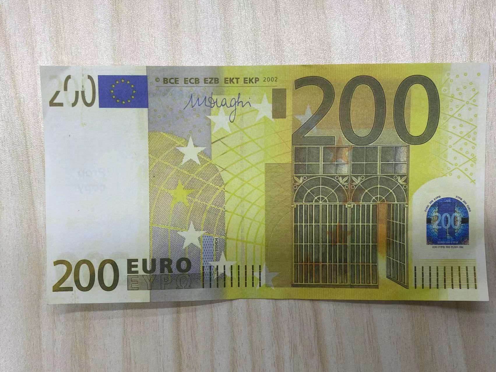 200 euro