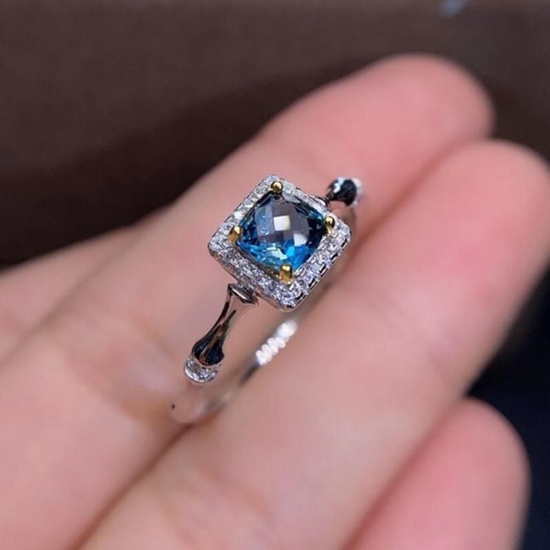 London Blue Topaz.