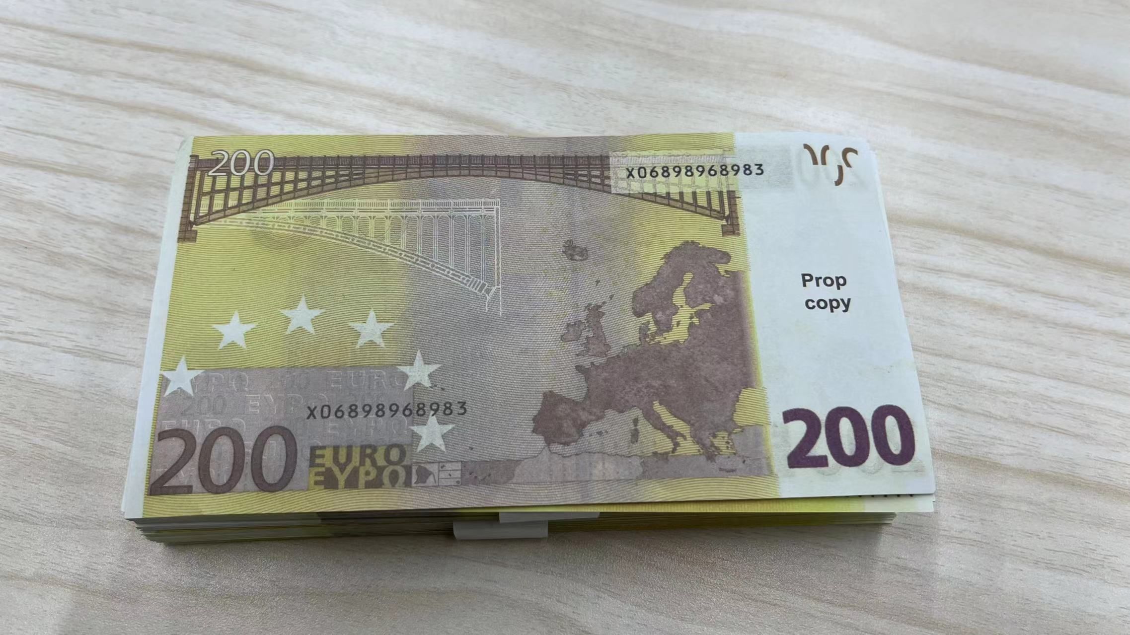 200 Euro