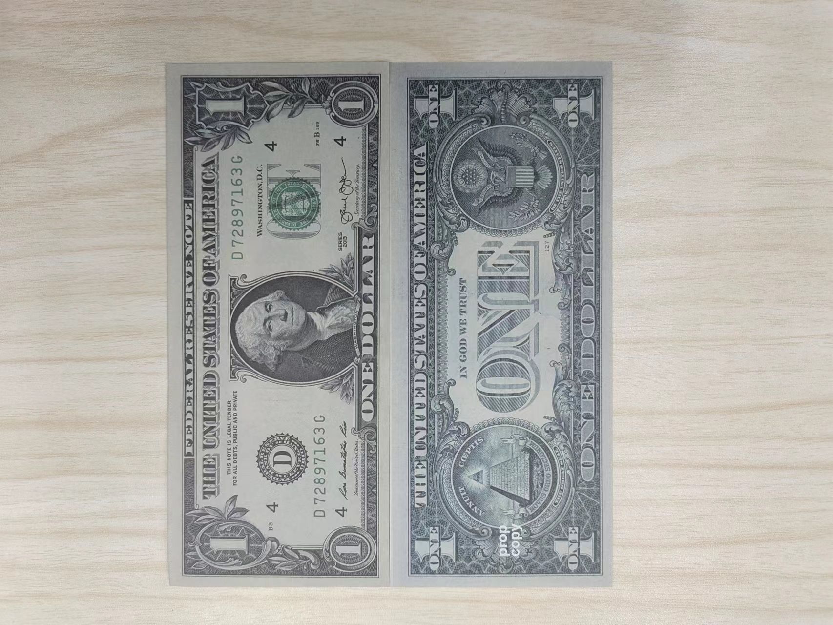 1 dolar