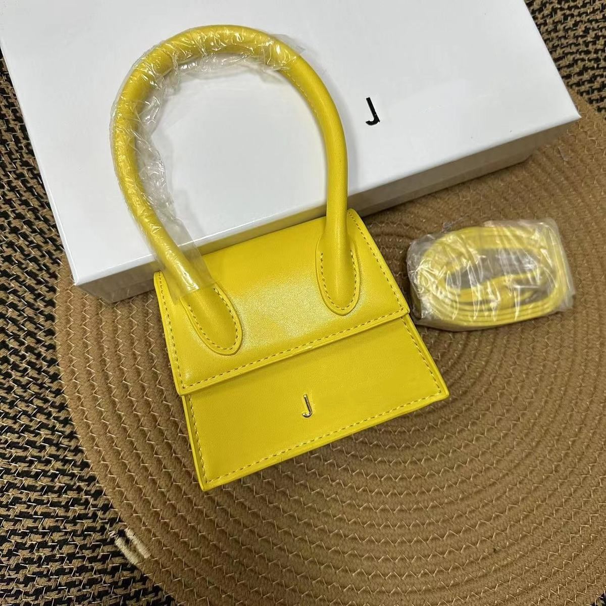 Estilo D-Amarelo 14cm