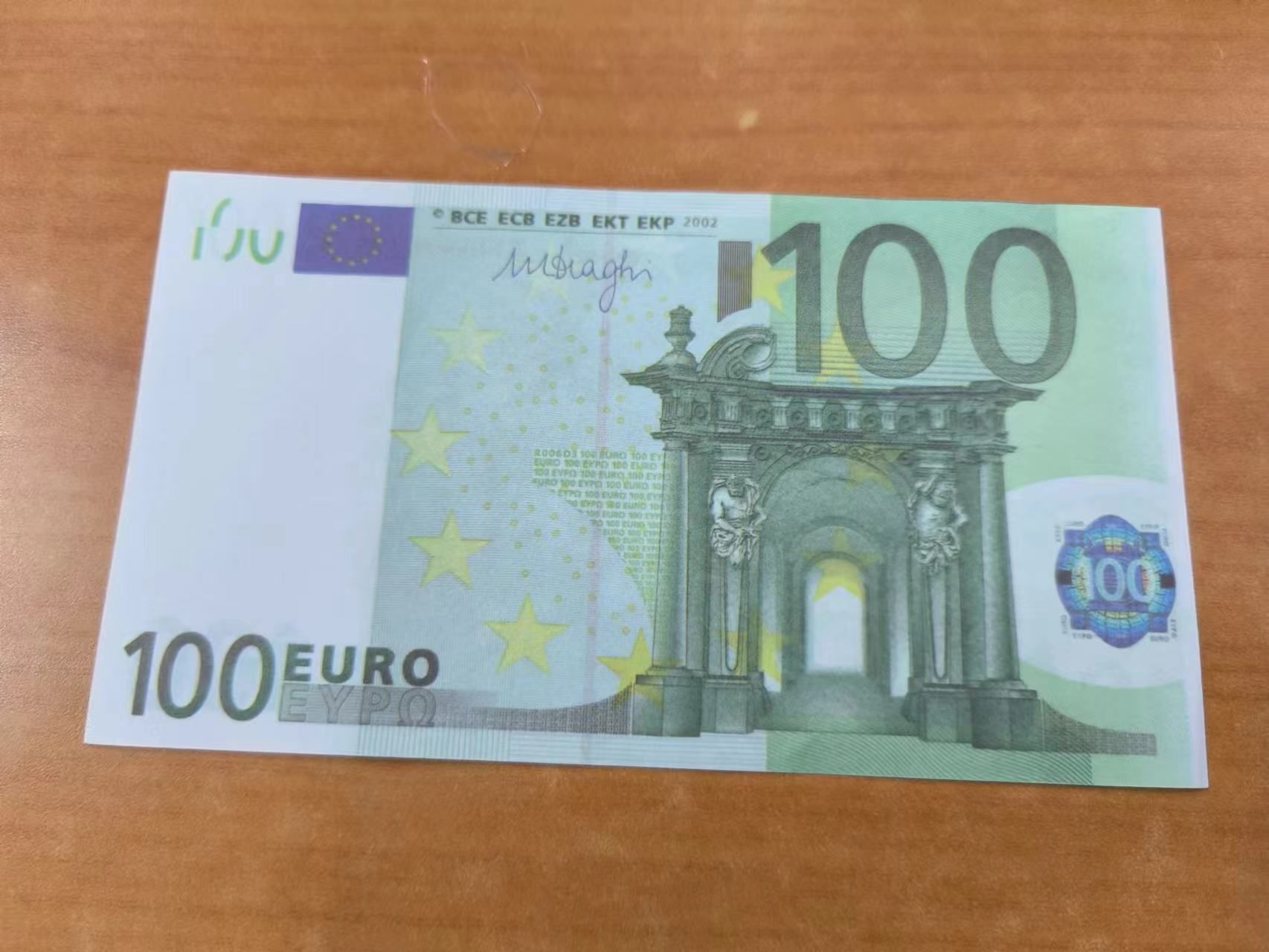 100 euro